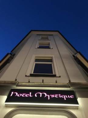 Hotel Mystique